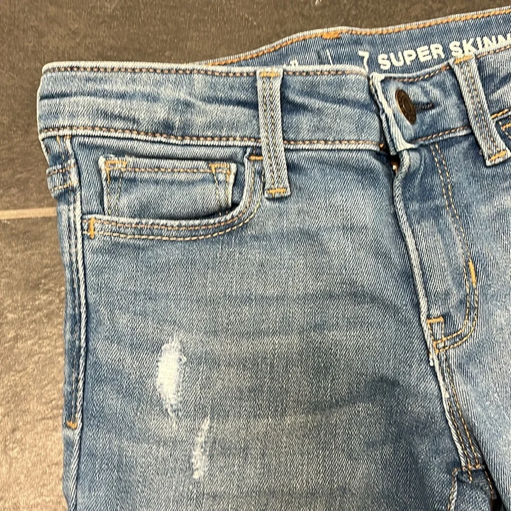 Gap Kids Girls Super Skinny Medium Wash Distressed Jeans - size 7